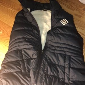 HOLLISTER NAVY PUFFER VEST